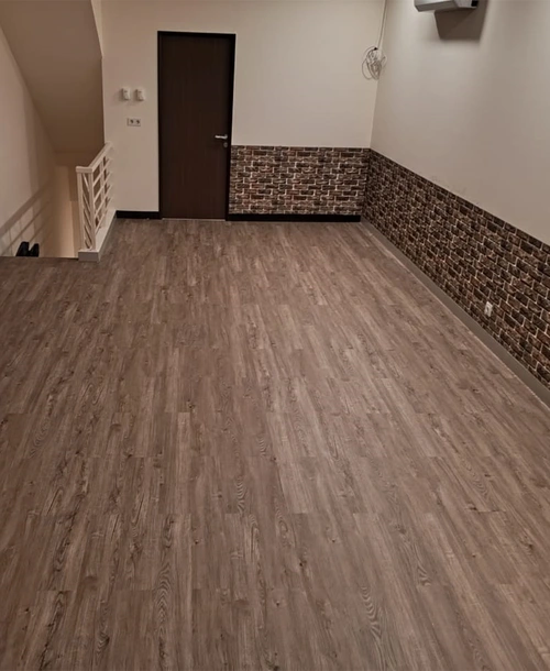 luxury vinyl untuk teras rumah